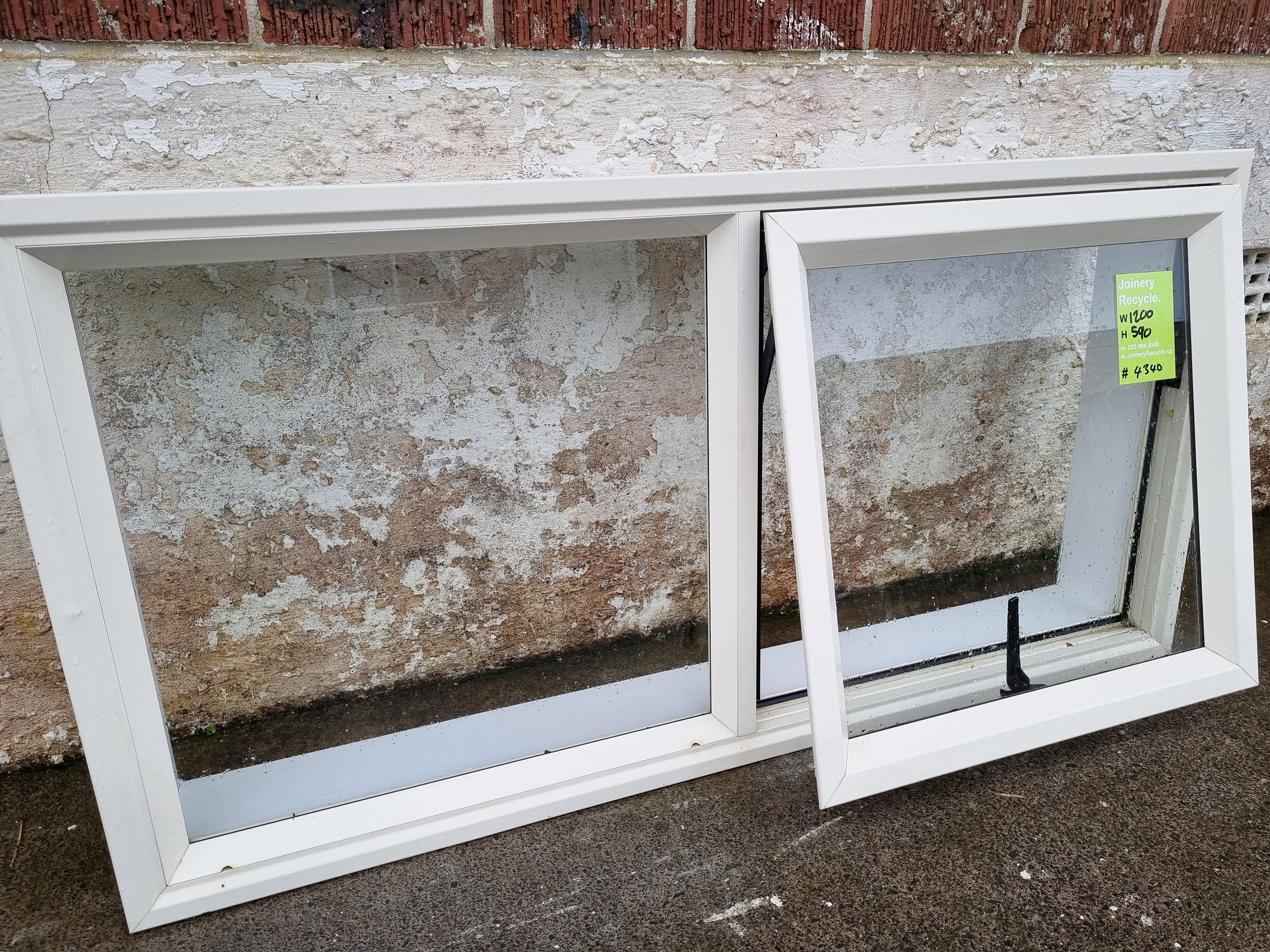 Aluminium Window Off White  1200 W x 590 H  [#4340 MA] Joinery Recycle