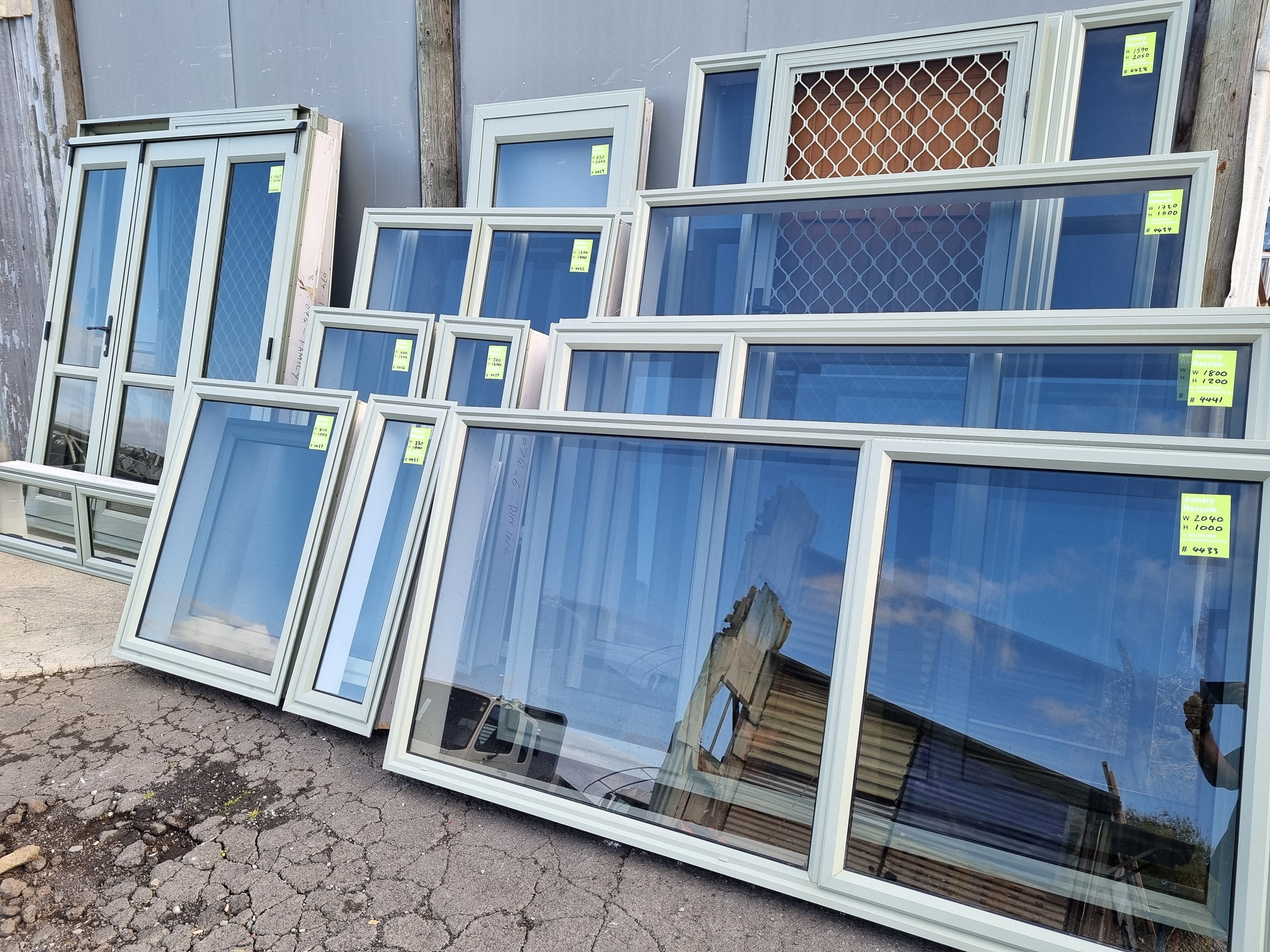 HOUSE LOT ALUMINIUM JOINERY Colour Green, Single Glazed [#BLK0043 SF] Joinery Recycle