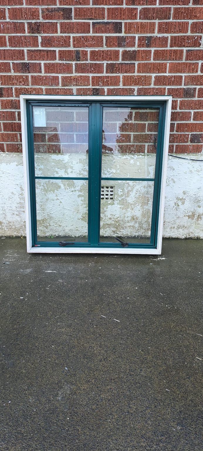 Green Aluminium Window 1000 W x 1100 H  [#2562] Joinery Recycle